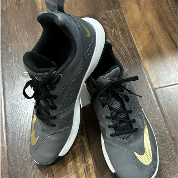 Nike Mens Fly By Low Gray
Shoes sneakers size 11 - Picture 9 of 9